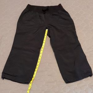 Pulse Capri Pants Windbreaker Material Loose Fitting Black